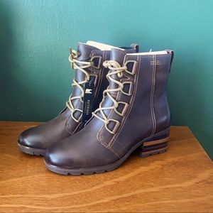 NWT SOREL Cate Lace Up Boot 8.5
